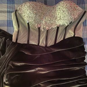 Hand made, haven’t been worn and stretchy material